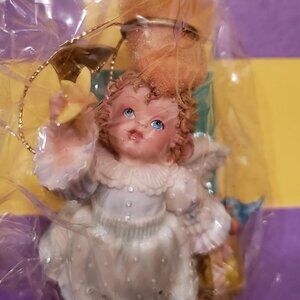 1997 Heirloom Ornaments from Ashton Drake HOLLY DAY ANGELS1